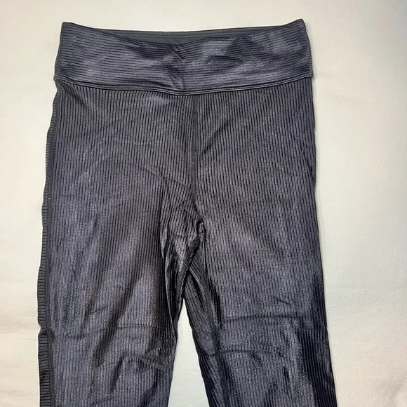 Alala Black Sports Bra and Leggings Set - Picture 4 of 6